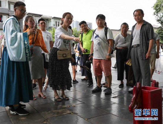 （社会）（6）闻“香”识宽窄 成都式的生活美学